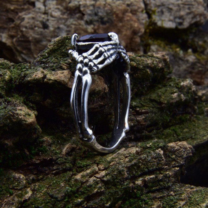 Black Onyx Gothic Ring – Mystical Silver Statement Jewelry