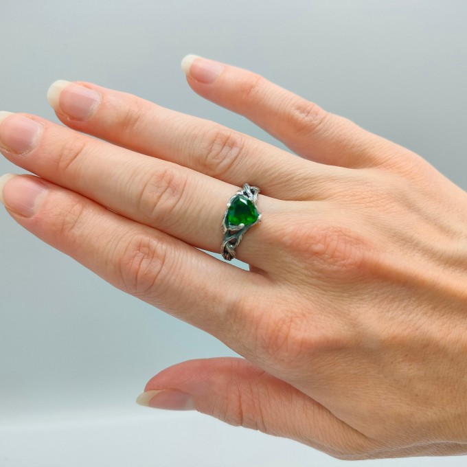 Gothic Emerald Ring with Enchanted Vine Design