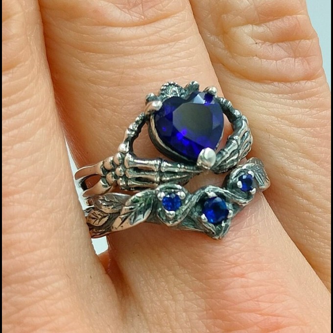 Twilight Majesty: Gothic Sterling Silver Ring with a Regal Sapphire