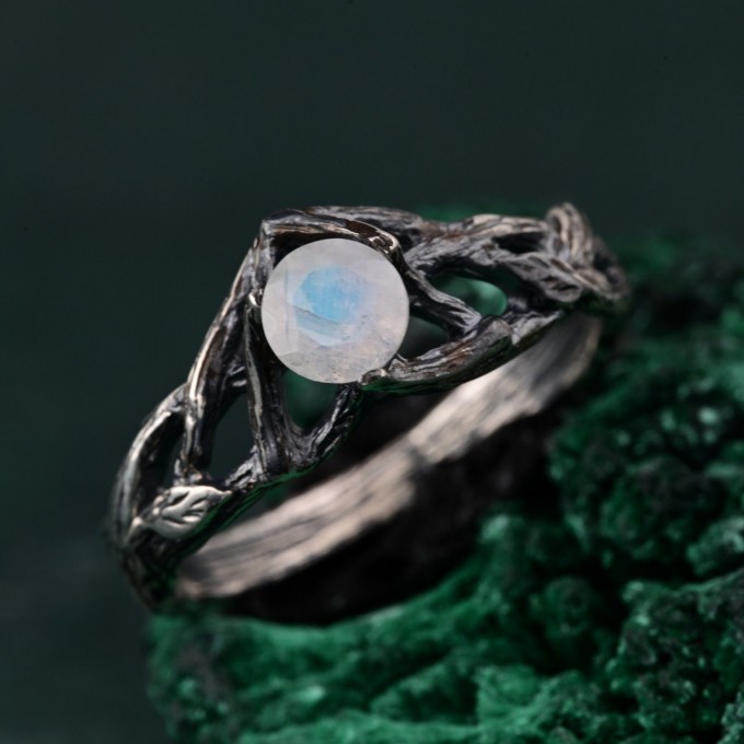 Celtic Sapphire Silver Ring - Elegant Classic Celtic Ornament