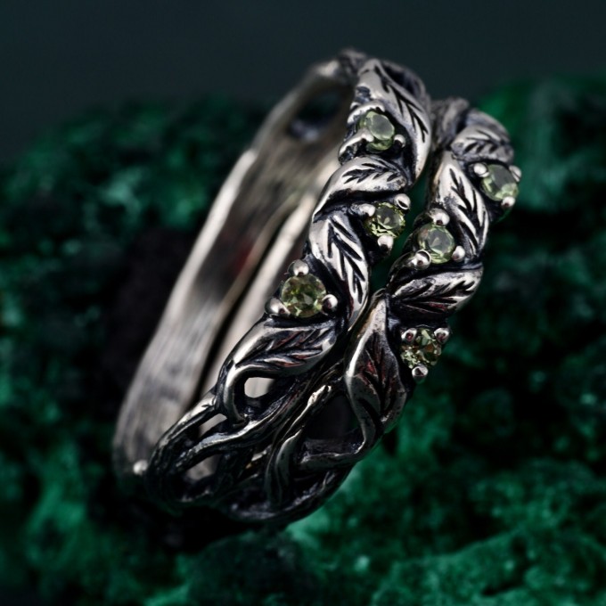 Enchanted Peridot Ring Set - Whimsical Vine & Willow Leaf Motifs