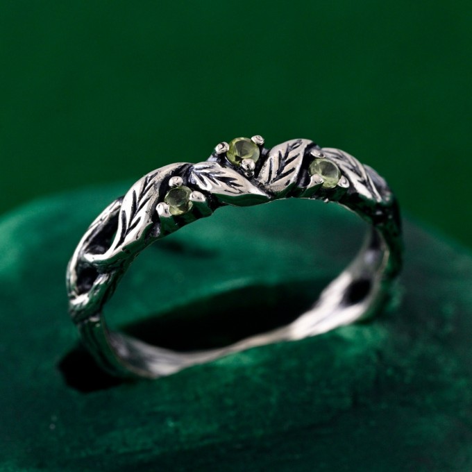 Silver Forest Fairy Ring: Whimsical Vine and Willow Leaf Design