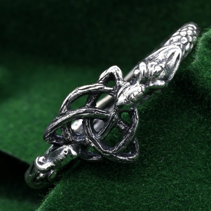 Celtic Knot Sterling Silver Ring – Symbol of Eternity