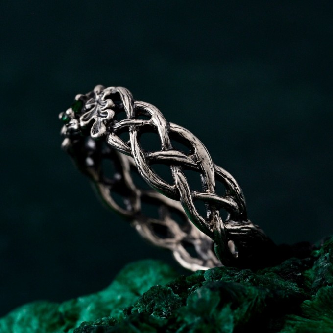 Sterling Silver Leaf with Emerald – Emerald Oak Leaf Silver Ring, Oak Leaf and Emerald Silver Ring, Silver Oak Ring, Silver Oak Leaf Band