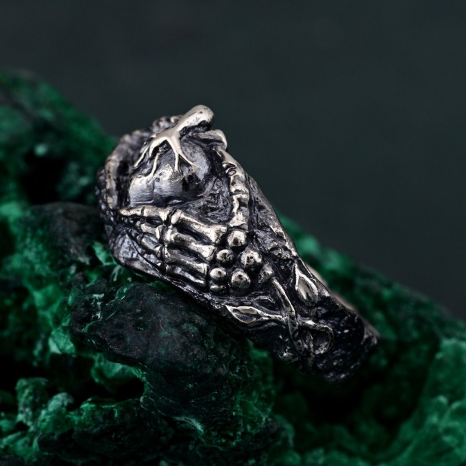 Heartbound Embrace: Gothic Skeleton Hands Ring