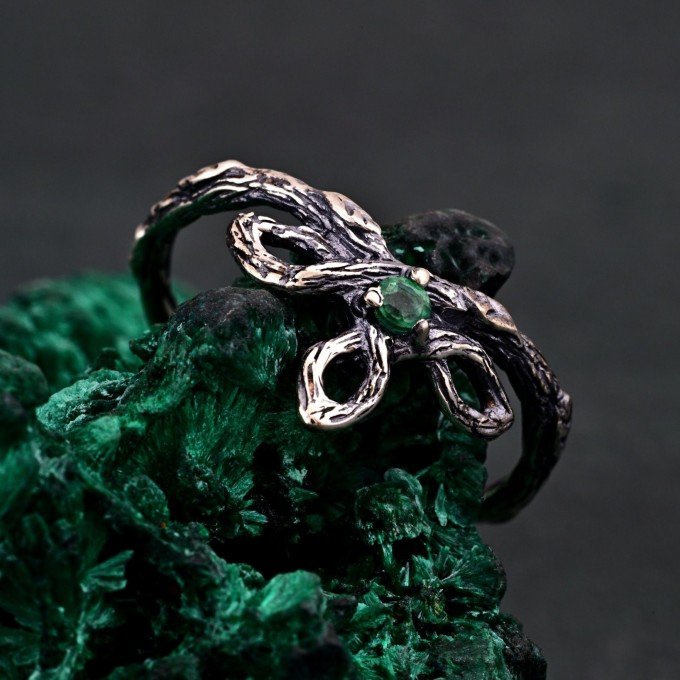 Whimsical Emerald Branch Tiara Ring – Rustic Cottagecore Bridal Jewelry, Artisan Silver Knot Wedding Band for Enchanted Forest Engagement