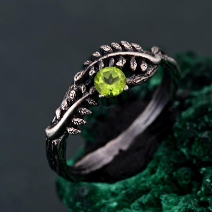 Peridot Fern Branchlet Ring