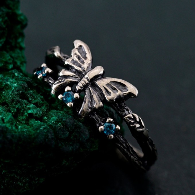 Elegant Ring Butterfly of Destiny - Unique and Graceful Butterfly Design