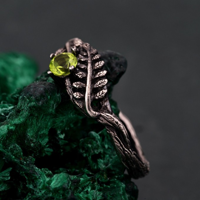 Peridot Fern Branchlet Ring