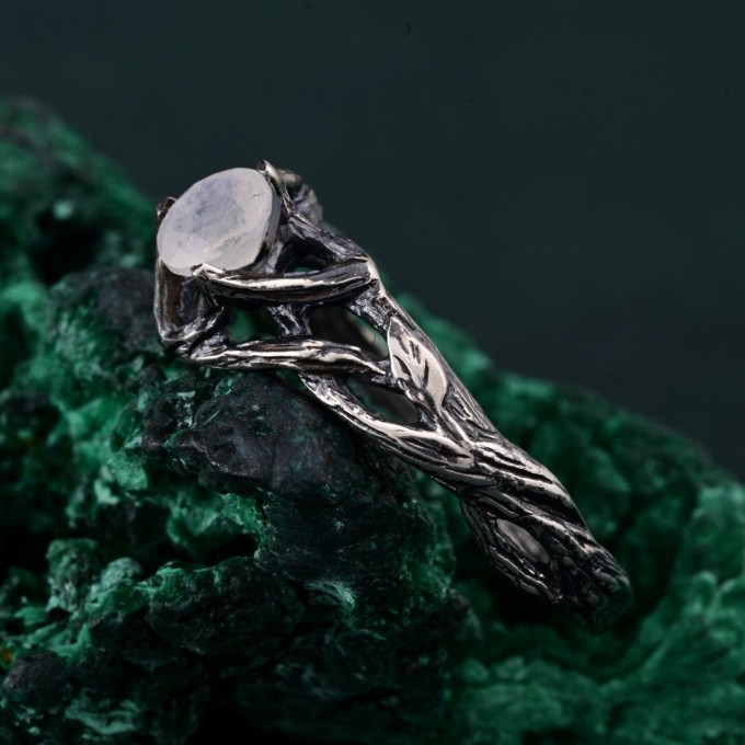 Unique Wood Ring for Women's Engagement – Silver Ring with Blue Sapphire, Dainty Design for Women