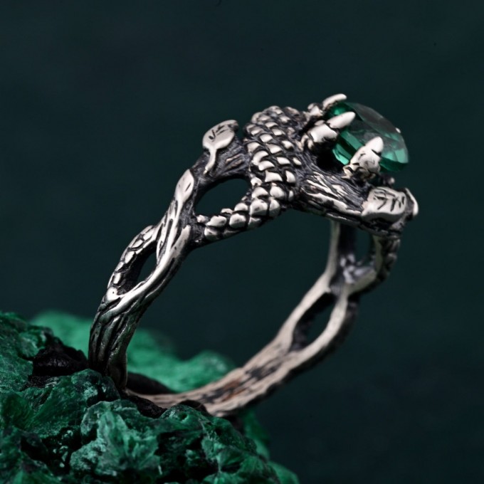 Enchanting Ring Dragon Scale - Serpentine Elegance in Silver Armor