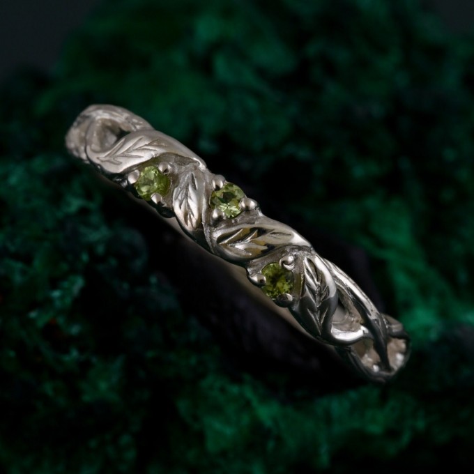 Enchanted Forest Peridot Ring - Elven Leaf Engagement Ring