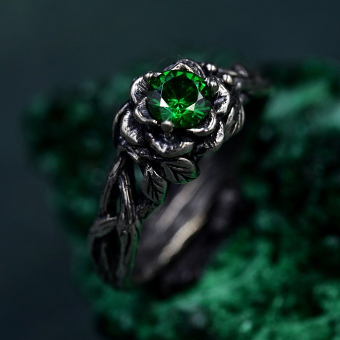 Nature's Embrace Emerald Ring with Lotus and Twisted Branches