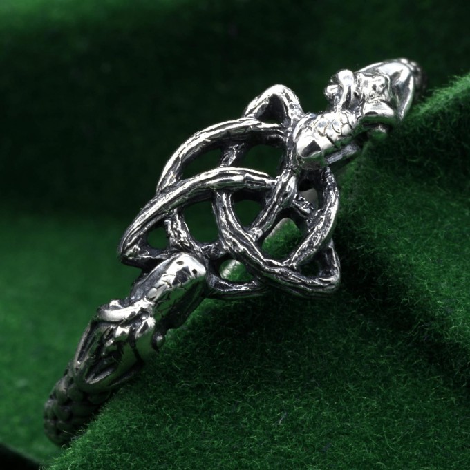 Celtic Knot Sterling Silver Ring – Symbol of Eternity