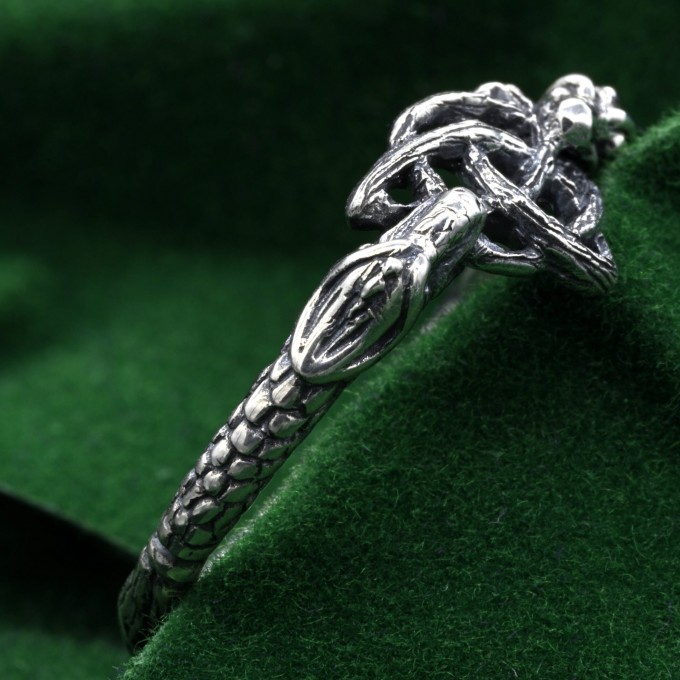 Celtic Knot Sterling Silver Ring – Symbol of Eternity