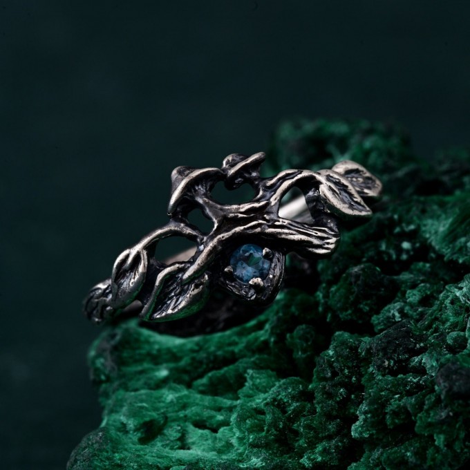 Unisex Gothic Wedding Ring – Witchy Statement Ring with Ruby, Silver Geometric Design, Unique Gothic Jewelry for All Genders