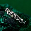 Delicate Leafy Silver Peridot Ring – Graceful Twig and Foliage Band