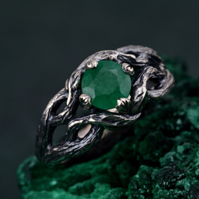 Whispers of the Forest: Gothic Emerald Ring