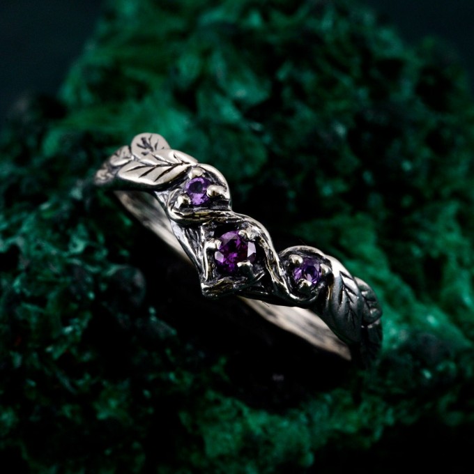 Whispering Vines: Gothic Amethyst Ring