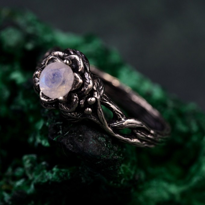 Elven Men's Silver Sapphire Vine Ring – Unique Fantasy Wedding Ring, Nature-Inspired Witchy Jewelry