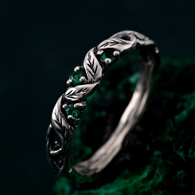Emerald Silver Ring – Nature-Inspired Elegant Jewelry, Enchanted Forest Design with Vine & Willow Leaf