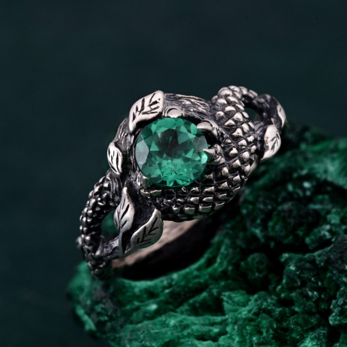 Majestic Ring Dragon Scale - Serpentine Elegance in Silver Armor