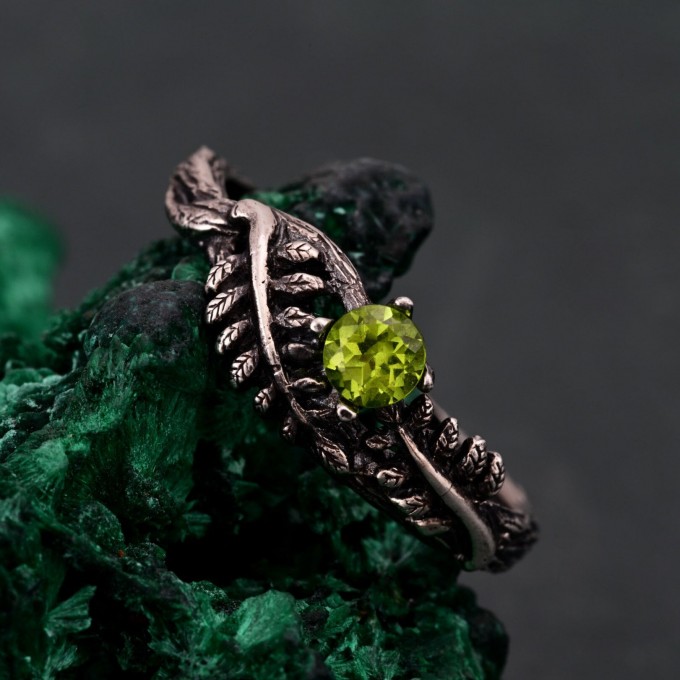 Peridot Fern Branchlet Ring