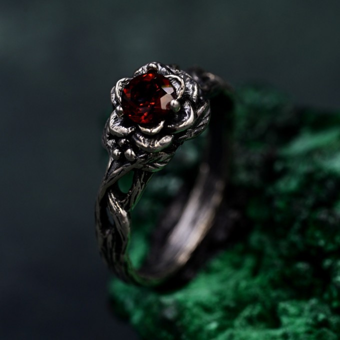 Handmade Silver Lotus Ring – Elegant Nature-Inspired Jewelry with Chic Floral Design