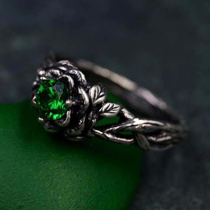 Nature's Embrace Emerald Ring with Lotus and Twisted Branches
