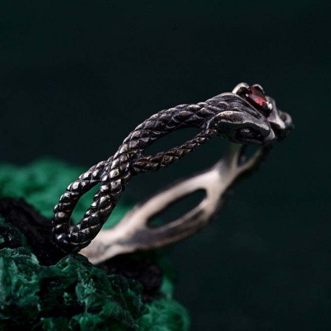 Emerald Snake Engagement Ring – Elven Fantasy Ouroboros Wedding Band, Infinity Serpent Design, Unique Wedding Ring