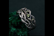 Elegant Silver Peridot Ring Set, Handcrafted Twisted Branch Design, Unique Tree-Inspired Wedding Bands, Nature-Inspired Jewelry for Couples