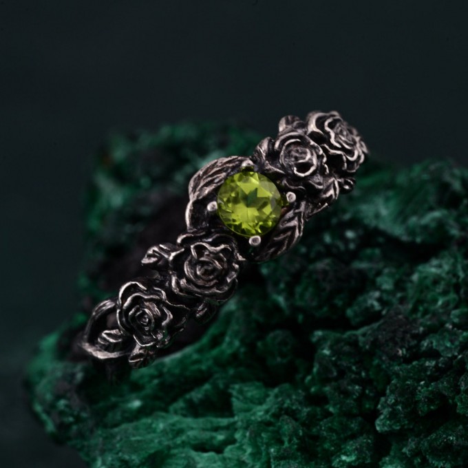 Blossom Silver Ring - Nature's Elegance with Floral Twig Accent