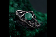 Silver Celtic Elegance, Celtic Emerald Silver Ring, Classic Celtic Ring, Celtic Silver Ornament, Elegant Celtic Ring