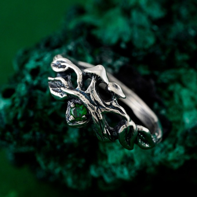 Unisex Gothic Wedding Ring – Witchy Statement Ring, Silver Geometric Design, Unique Gothic Jewelry for All Genders