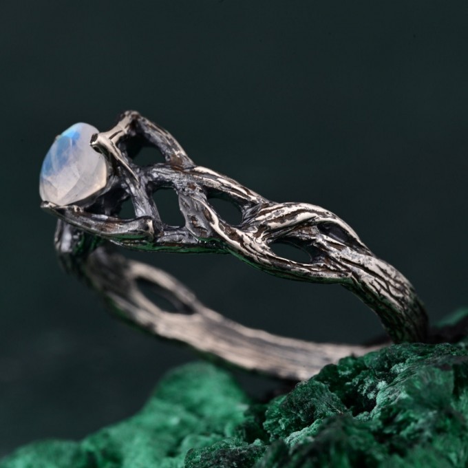 Celtic Sapphire Silver Ring - Elegant Classic Celtic Ornament