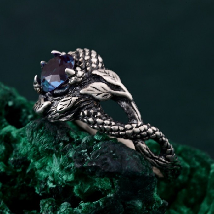 Twilight Dragon: Gothic Sapphire Dragon Ring