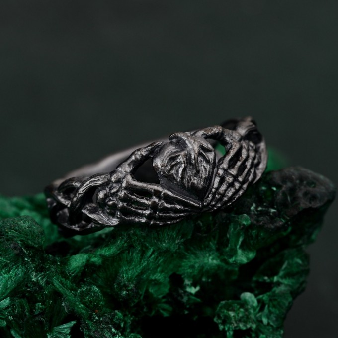 Echo of Eternity: Gothic Skull Band