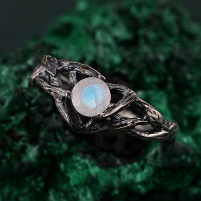 Celtic Sapphire Silver Ring - Elegant Classic Celtic Ornament
