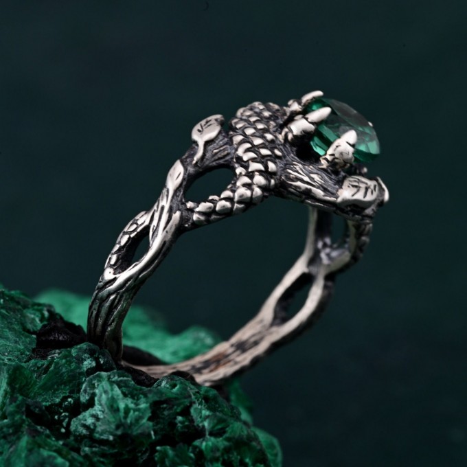 Heart of the Dragon: Gothic Emerald Ring