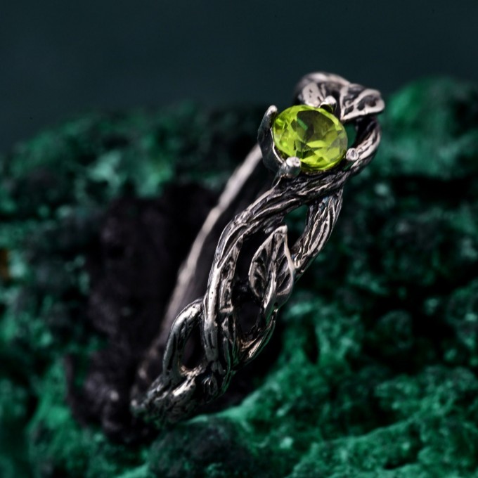 Leafy Branch with Sapphire Ring – Nature-Inspired Jewelry for Christmas