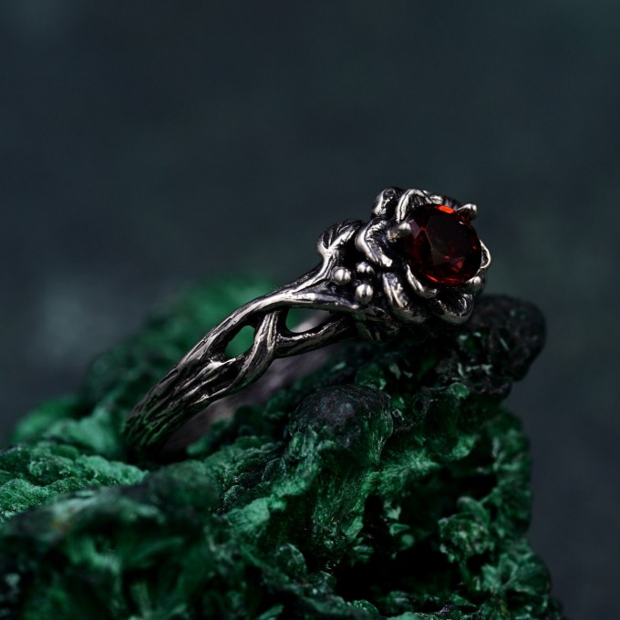 Handmade Lotus Harmony Ring – Nature-Inspired Elegance for Couples