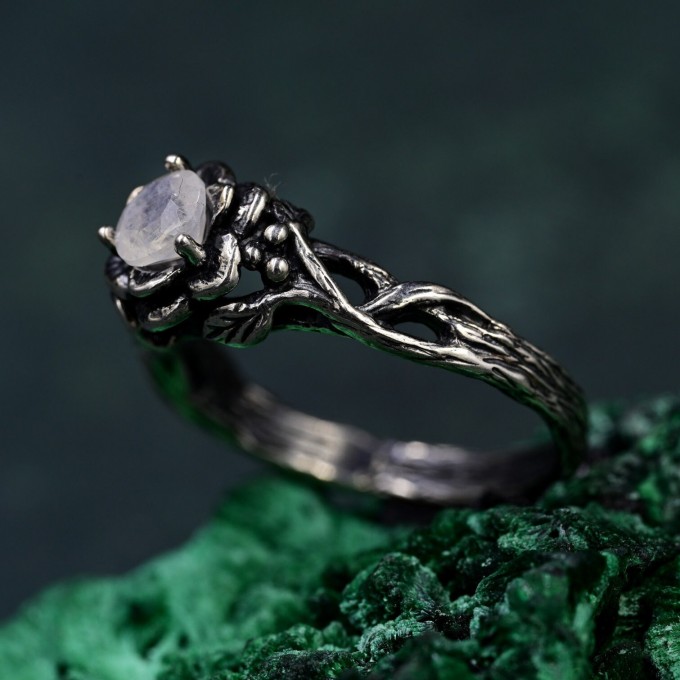 Elven Men's Silver Sapphire Vine Ring – Unique Fantasy Wedding Ring, Nature-Inspired Witchy Jewelry