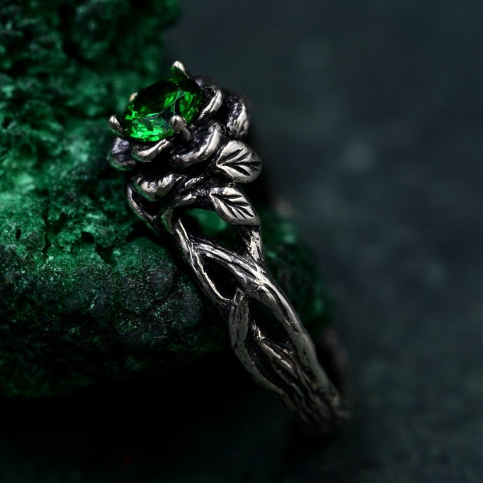 Nature's Embrace Emerald Ring with Lotus and Twisted Branches
