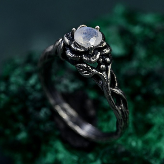 Elven Men's Silver Sapphire Vine Ring – Unique Fantasy Wedding Ring, Nature-Inspired Witchy Jewelry