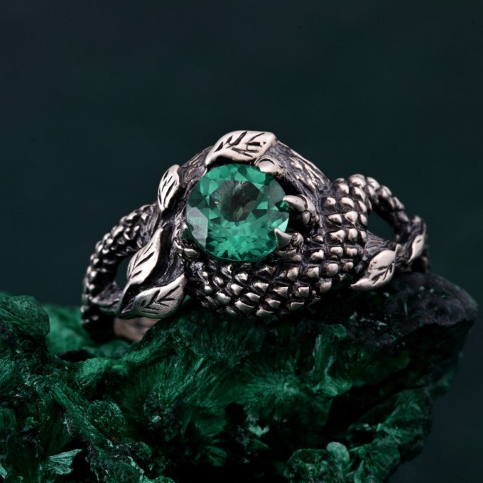 Heart of the Dragon: Gothic Emerald Ring