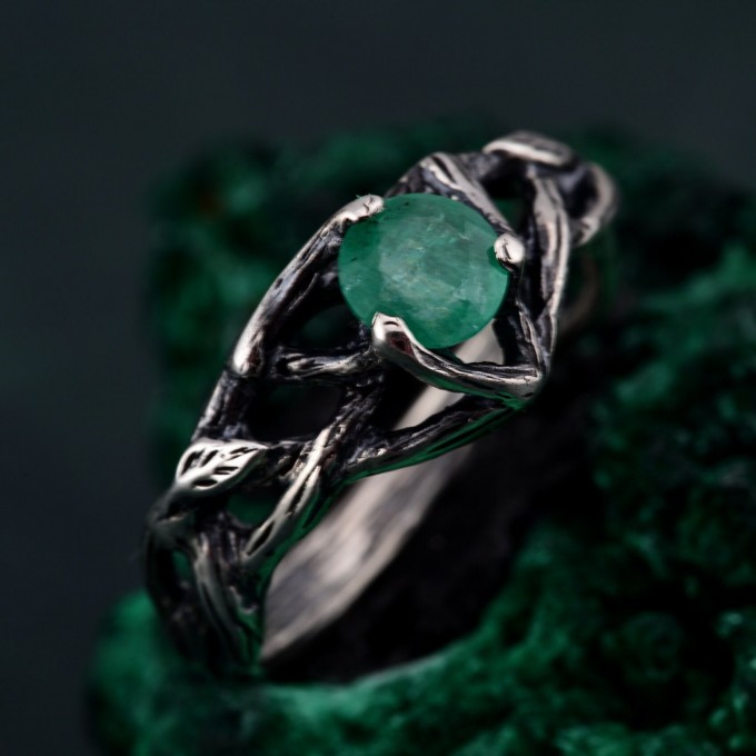 Celtic Emerald Silver Ring - Timeless Celtic Elegance