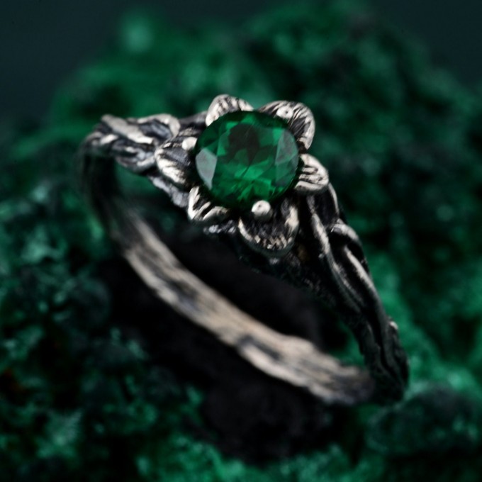Unique Petal-Adorned Twig Ring - Floral Harmony and Botanical Elegance