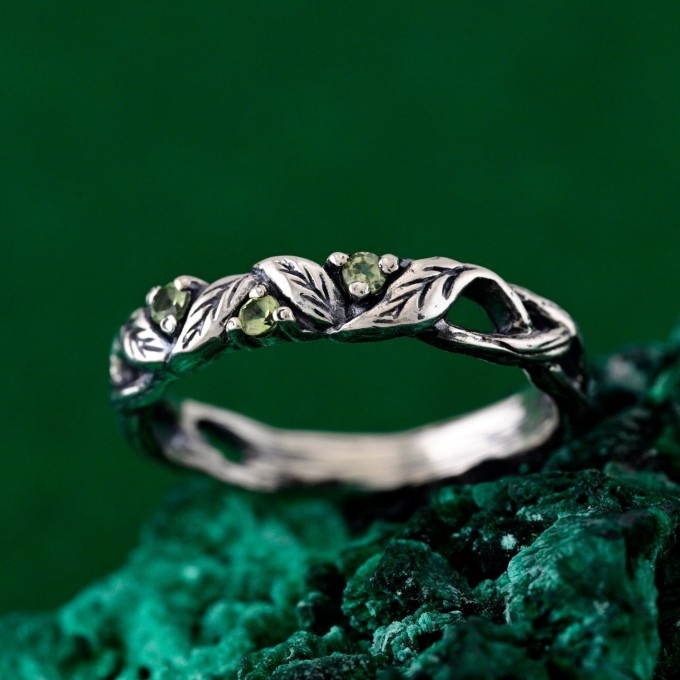 Silver Forest Fairy Ring: Whimsical Vine and Willow Leaf Design
