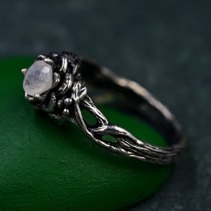 Elven Men's Silver Sapphire Vine Ring – Unique Fantasy Wedding Ring, Nature-Inspired Witchy Jewelry