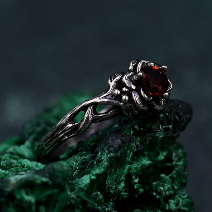 Handmade Silver Lotus Ring – Elegant Nature-Inspired Jewelry with Chic Floral Design
